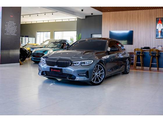 BMW 330i 2.0 16V TURBO GASOLINA SPORT AUTOMÁTICO BMW 330i 2.0 16V TURBO GASOLINA SPORT AUTOMÁTICO